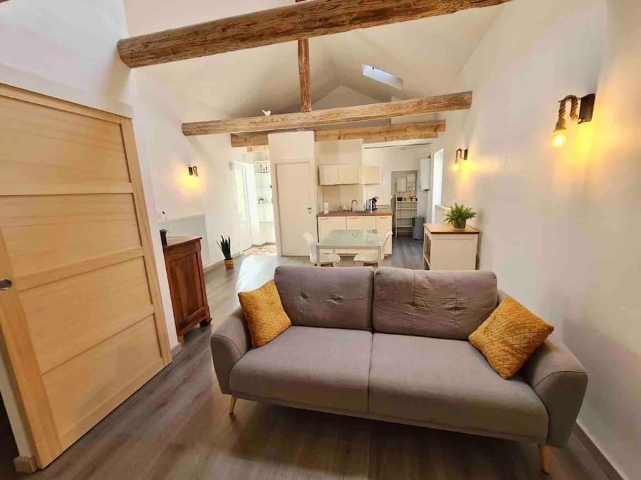 Joli Appartement Tout Confort 샬롱쉬르송 외부 사진